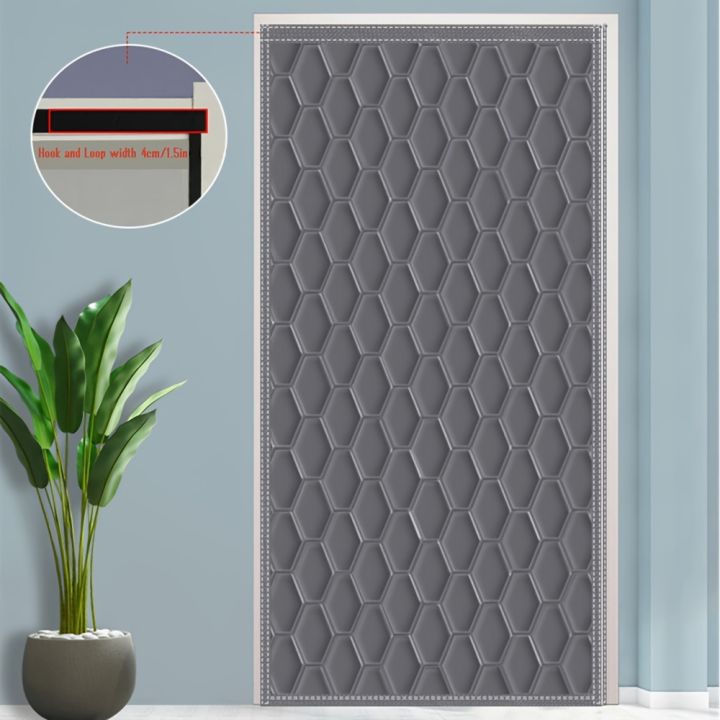 Winter%20Home%20Door%20Curtains%20Are%20Soundproof%20and%20Cold%20Resistant,%20Providing%20Privacy%20and%20Warmth%20Insulation%20for%20Families%20-%20Image%207