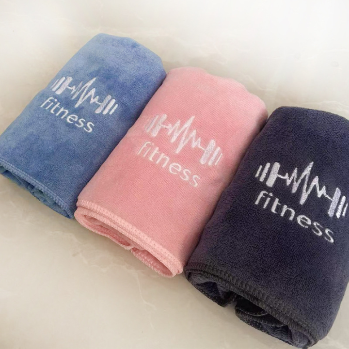 Quick-Dry%20Sports%20Towel%20-%20Super%20Absorbent%20Gym/Running/Basketball%20Towel,%20Lightweight%20Outdoor%20Camping%20&%20Travel%20Microfiber%20Towel%20-%20Image%202