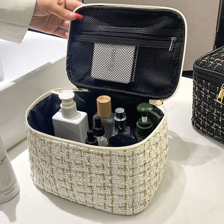 2026%20New%20Women's%20Bag%20Knitted%20Style%20Makeup%20Bag%20Portable%20Makeup%20Bag%20Fashionable%20Large%20Storage%20Bag%20BX101%20-%20Image%204