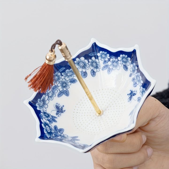 1pc%20Ceramic%20Tea%20Strainer%20-%20Blue%20&%20White%20Umbrella%20Design%20with%20Tassel,%20Compact%20for%20Office/Home%20Decor,for%20Kung%20Fu%20Tea%20Sets%20-%20Image%204