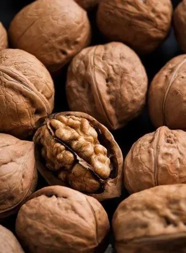 Walnuts/%20Whole%20Walnuts/Okhar/Kernel/Gudi%20-%201%20Kg%20-%20Image%203