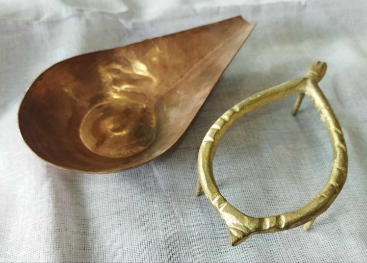 Copper%20Arga%20Set%20-%20Copper%20Arga%20And%20Brass%20Trikuti%20-%20Image%202