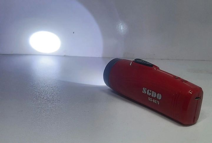 LED%20Flash%20SD%208670%20Torch%20Light%20Micro%20USB%20System%20Use%2018650%20Battery%20Rechargeable%20mini%20light%20-%20Image%206