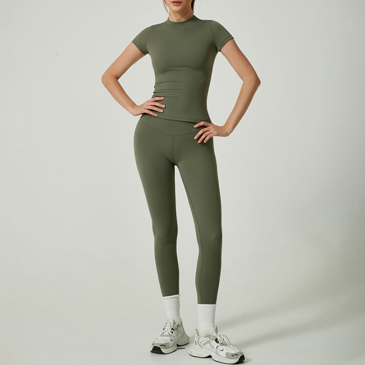Quick-Drying%20Gym%20Leggings%20Set%20Sport%20Suit%20Short%20Sleeve%20Breathable%20Stretchy%20Slim%20Fitness%20Active%20Top%20Tight%20Gym%20Set%20-%20Image%202
