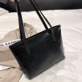 New niche versatile leopard print round crocodile print tote bag large capacity diamond embroidered armpit bag. 