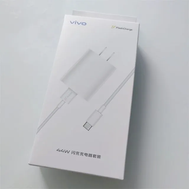 VIVO%2044W%20Flash%20Charger%20with%20Type-C%20Data%20Cable%20for%20Vivo%20Y35,V25%205G,%20V23%205G,V25,%20V23e%205G,V23%20Pro%205G,%20Y75%204G,%20Y35%205G,%2023e,%20V25e,%2021e%205G,%20V21%20Pro,%20Y73,%2021%205(1year%20replacement%20warranty)%20-%20Image%203