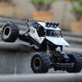 1:16 4WD RC Car With Led Lights Radio Remote Control Cars Buggy Off-Road Control Trucks Boys Toys for Children.
