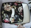1 piece donga square shape for serving salan ,shorba,custerd,chawal, microwave oven safe,colour beautiful design beautiful style beautiful colour beautiful atrectiv look, dinner set ka bowl salan wala bara wala.squre shaped black colour beautiful design. 