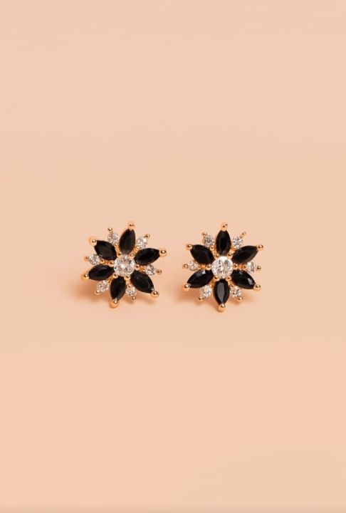 Elegant%20flower%20design%20earrings%20for%20women%7Cblack%20&%20white%20colour%7Cfashionable%20earrings%20for%20girls%7CIzkha%20Elegance%20-%20Image%202