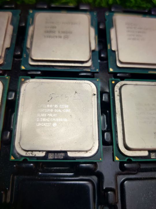 Intel%20Core%202%20Duo%20E8400,%20E4500%20&%20Pentium%20E2200%20Desktop%20Processor%20%7C%20LGA%20775%20Socket%20-%20Image%207