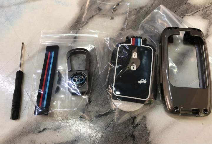 Metal%20key%20pouch%20for%20all%20car%E2%80%99s%20remote%20control%20protector%20remote%20broken%20safety%20shining%20metal%20excellent%20quality%20-%20Image%202