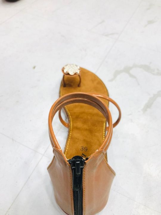Girls%20Diamond%20Cut%20Flat%20Shoes%20with%20Back%20Chain%20-%20Latest%20Fashion%20Trendy%20Design%20-%20Image%209