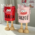 1 Pc cartoon pen holder, simple storage holder, for office storage, desk storage, home study storage (random letter stickers). 