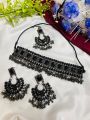 Tikli set black kalar very beautiful set.