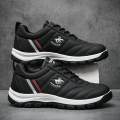New style men's shoes lightweight fashion leather sneakers breathable casual shoes. 