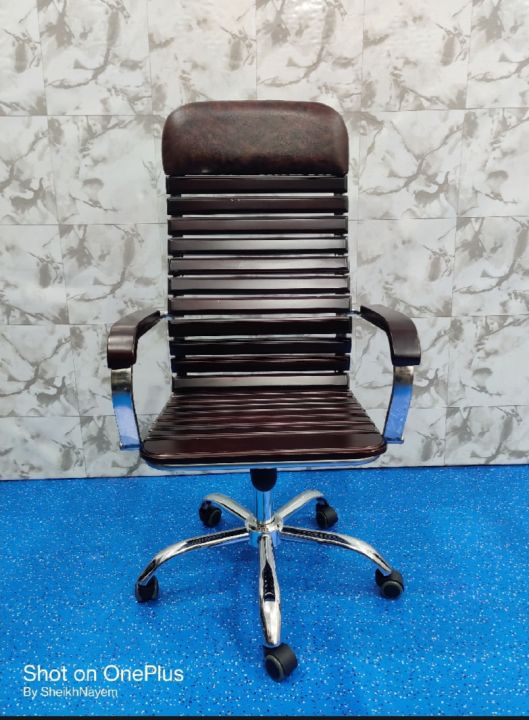 (FP-M-137-Ss)%20Executive%20Mahogany%20wood%20Best%20Quality%20Boss%20Chair%20-%20Image%205