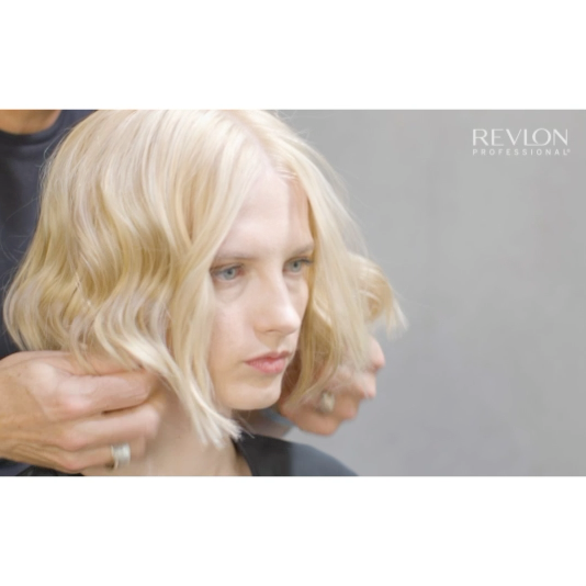 Revlon Professional STYLE MASTERS™ Shine Hair Spray Glamourama - 300ml
