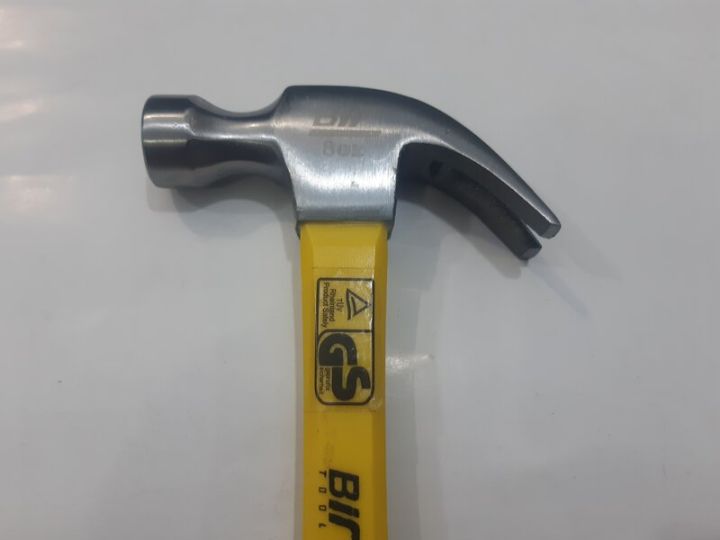 Hammer%20with%20Comfort%20&%20Strength%20%E2%80%93%208oz%20Fiber%20Handle%20Precision%20Tool!%20-%20Image%202