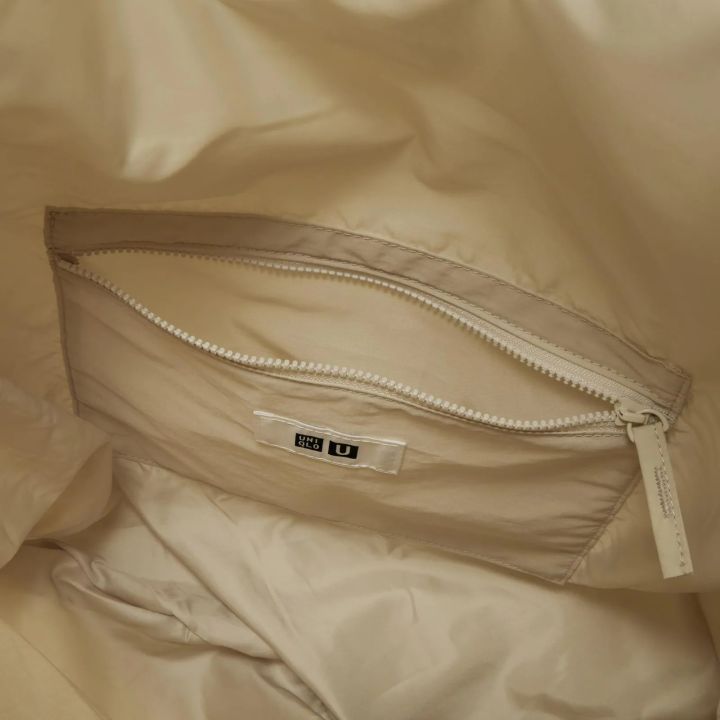 Uniqlo%20original%20shoulder%20bag/Uniqlo%20drawstring%20bag%20Uniqlo%20U%20-%20Image%207