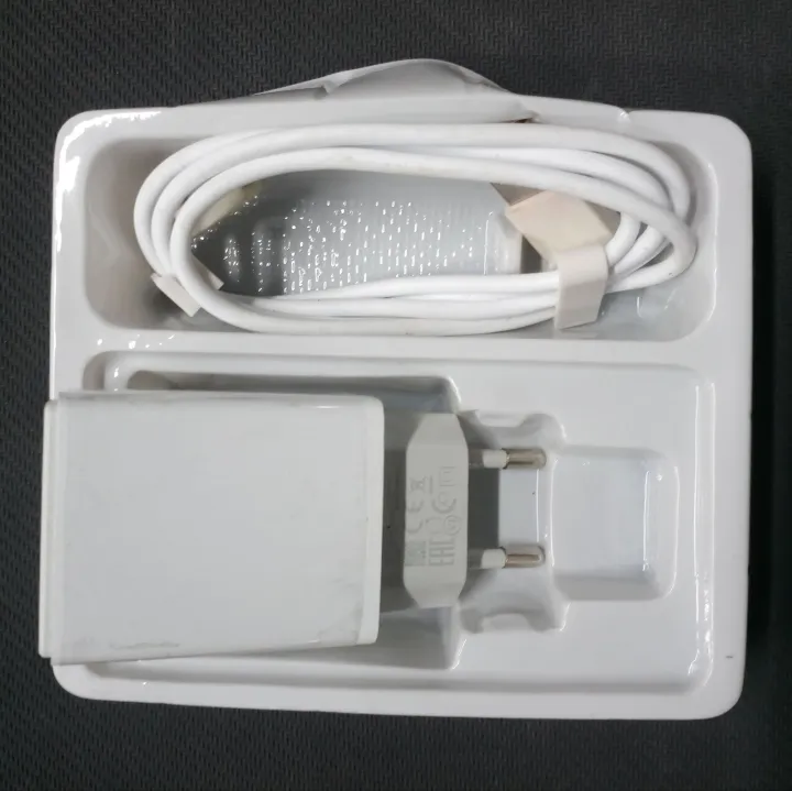 Realme%2027W%20Charger%20Type%20b%20-%20Image%203