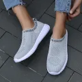 Women's Ultra Light Oversized Running Shoes, Fashionable Fly Woven Breathable Sports Sneakers. 