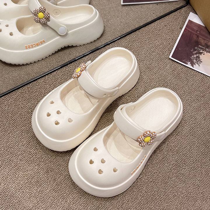 A%20pair%20of%20children's%20summer%20open-toe%20hole%20shoes,%20soft%20and%20comfortable%20slippers,%20sizes%2030/31-40/41%EF%BC%8CQT-325%20-%20Image%203