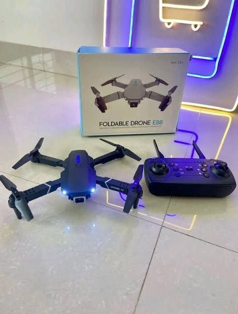 E88%20evo%20with%20Dual%20Camera%20Drone%20-%20Image%205