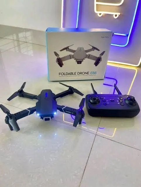 E88%20evo%20with%20Dual%20Camera%20Drone%20-%20Image%205