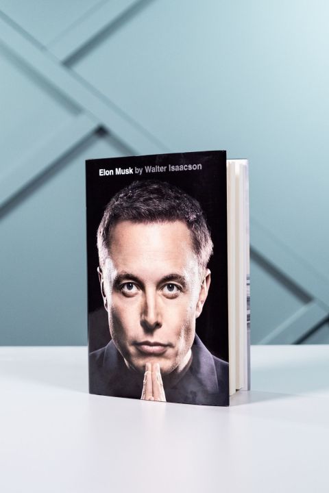 Elon Musk

By Walter Isaacson[Quality Books]