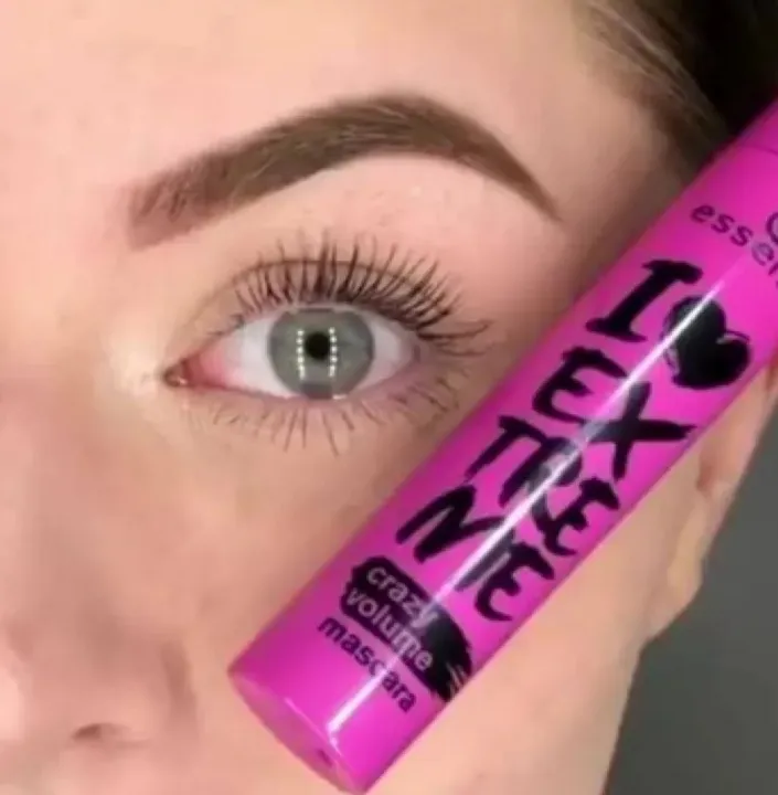 essence%20I%20love%20Extre-me%20Crazy%20Volume%20Mascara%20%7C%20-%20Image%204