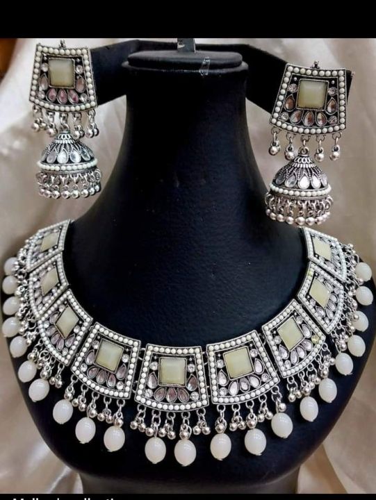 New%20Stylish%20Neclace%20,%20Chokker%20Set%20In%20Unique%20&%20Fashionable%20Designs%20-%20Image%204