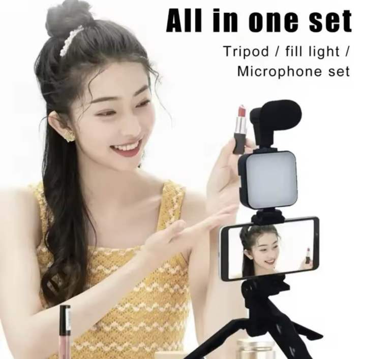 Smartphone Vlogging Kit with Tripod Phone Holder Mini Microphone LED ...