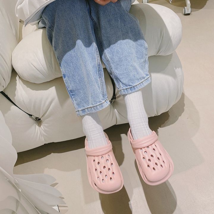 Fashion%20Women%20Slippers%20New%20Summer%20Slippers%20Outdoor%20Beach%20Slippers%20Classic%20Soft%20Men%20Garden%20Slippers%20Home%20Men%20Clogs%20Slippers%20-%20Image%204