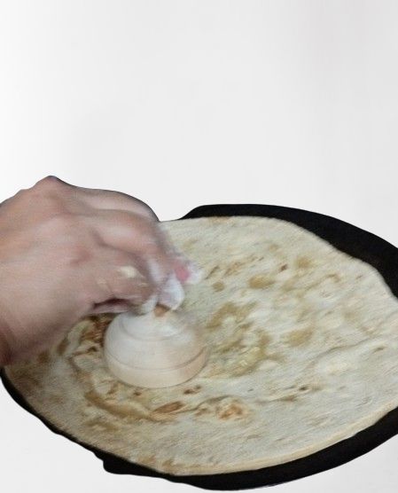 HAND%20MADE%20WOODEN%20ROTI%20PRESSURE%20-%20Image%203