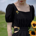 Shiny Rhinestone Sunflower Brooch Pin For Women Luxury Zircon Daisy Flower Collar Badge Elegant Floral Bouquet Corsage Jewelry. 