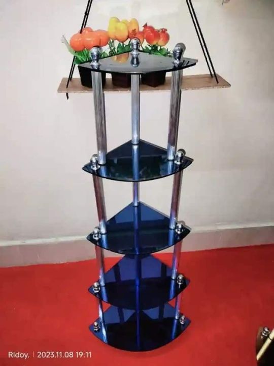 Glass and aluminium corner self