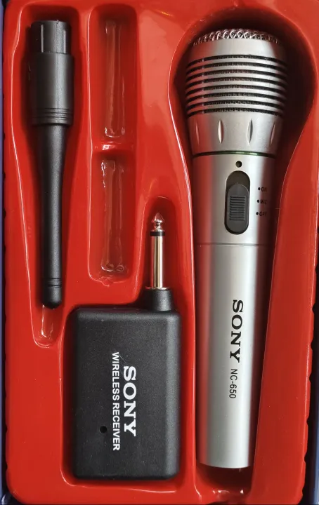 Sony%20WM-650%20Portable%20Wireless%20and%20Wired%202%20in%201%20Microphone%20for%20Home%20and%20Stage%20Use%20-%20Image%203