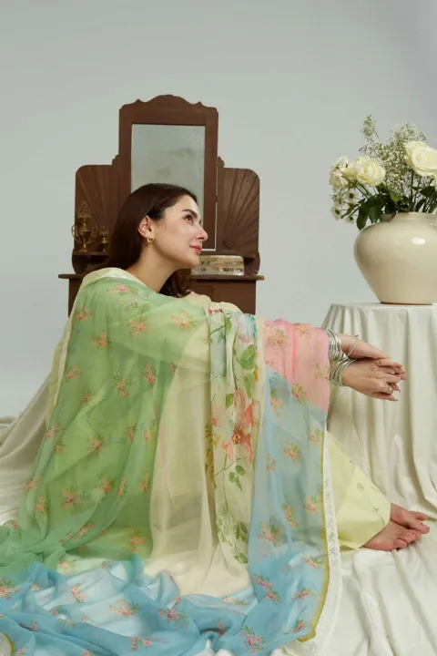 Unstitched%20Lawn%20Dress%203%20Pcs%20-%20Image%204