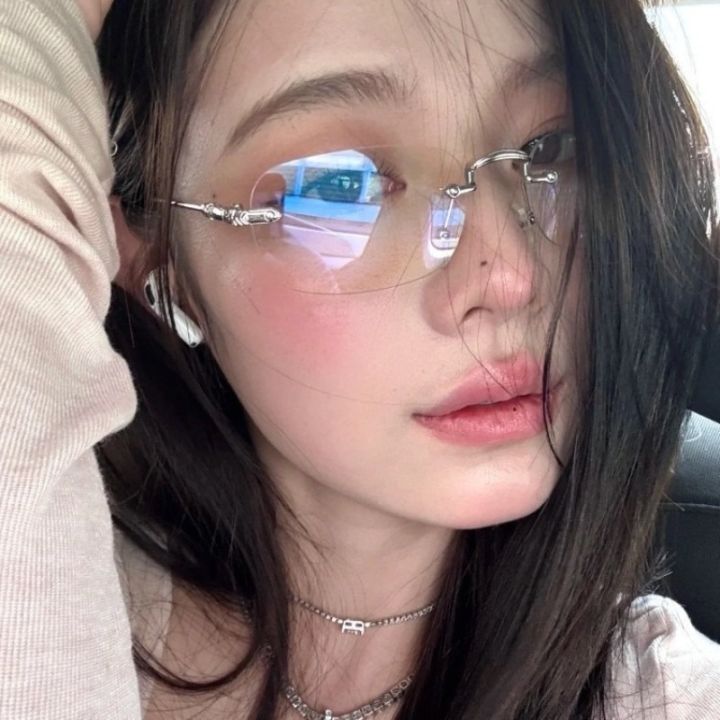Ultra%20Lightweight%20Frameless%20Square%20Women's%20Anti%20Blue%20Light%20Glasses%20Suitable%20for%20Daily%20Casual%20Wear%20-%20Image%202