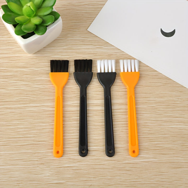 4pcs%20Computer%20Cleaning%20Brush%20Set%20-%20Multi-Purpose%20Portable%20Brushes%20for%20Keyboard,%20Laptop,%20Electronic%20Devices%20Maintenance%20-%20Image%205