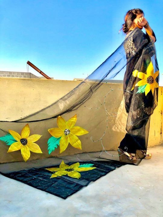 Hand%20painted%20dupatta%20by%20NN%20creation,Hand%20painted%20pure%20organza%20dupatta%20-%20Image%202