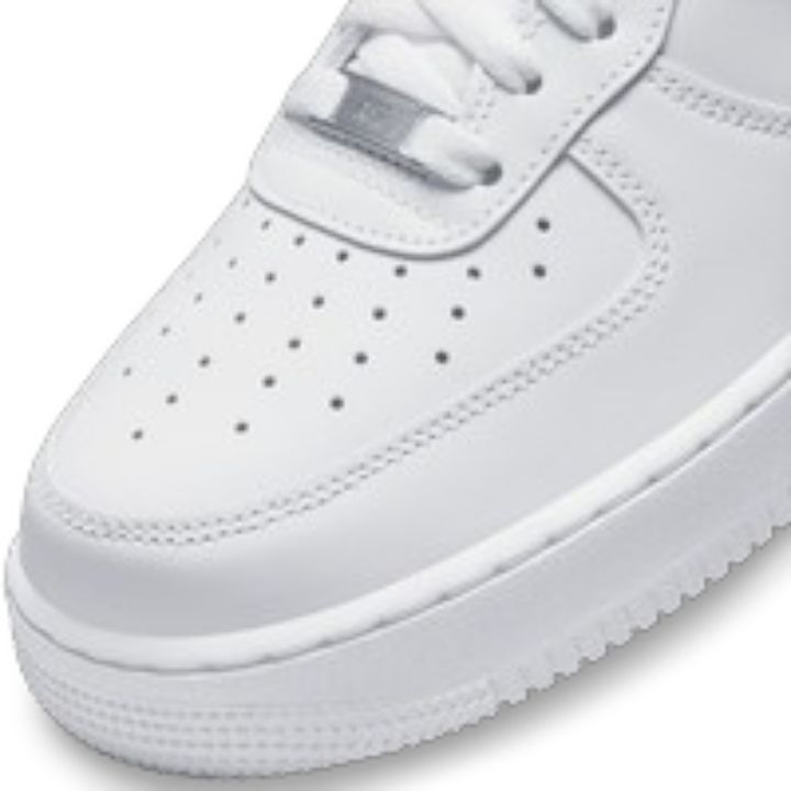 triple%20white%20sneakers%20for%20men%20and%20women%20n.i.k.e%20-%20Image%204
