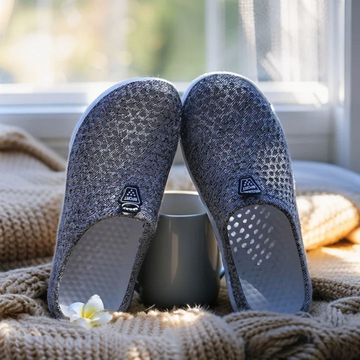 Minimalist%20Holes%20Shoes%20with%20Timeless%20Style,%20Perfect%20for%20Effortless%20Summer%20Comfort%20and%20Casual%20Chic!%20-%20Image%204