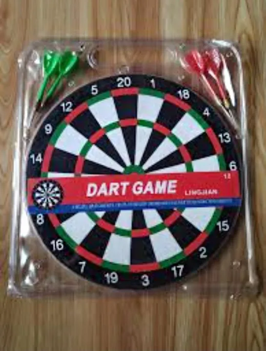 "Heavy-Duty%20Magnetic%20Dart%20Board%20with%204%20Darts%20-%20Safe%20and%20Durable%20Game%20Set"%20-%20Image%202