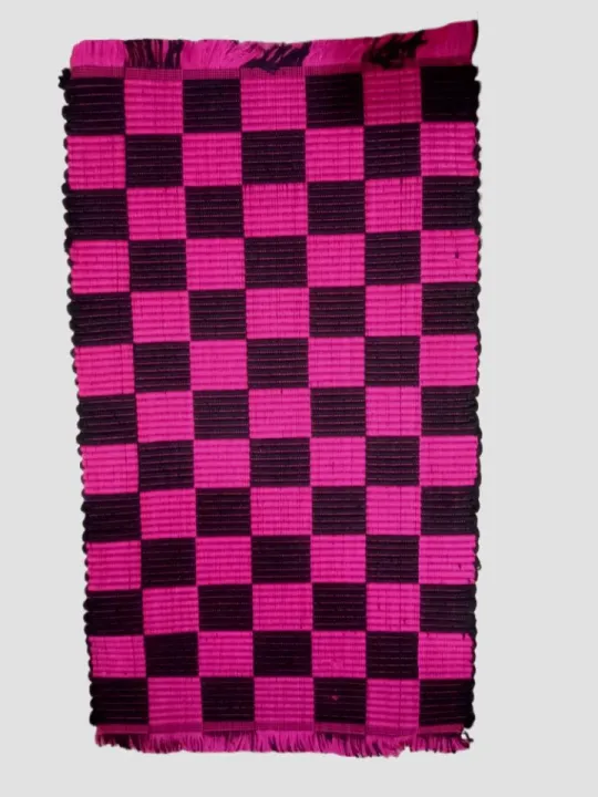 Paposh%20chess%20design%20is%20strong%20and%20durable%2015%20inches%20by%2025%20inches%20-%20Image%202