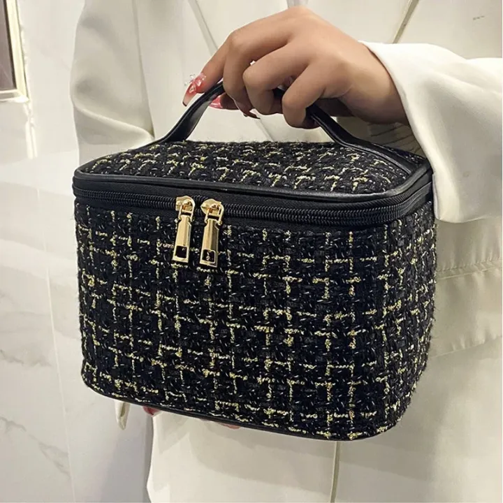 2026%20New%20Women's%20Bag%20Knitted%20Style%20Makeup%20Bag%20Portable%20Portable%20Portable%20Makeup%20Bag%20Fashionable%20Large%20Storage%20Bag%20BX100%20-%20Image%202
