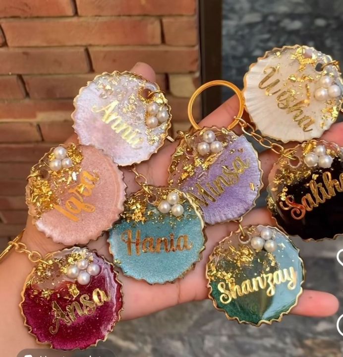 customised resin name  keychain with different colours and design