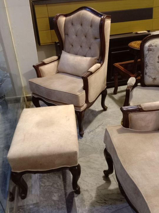Royal%20Wing%20Chair/Bedroom%20Chair%20(Single)%20-%20Image%202