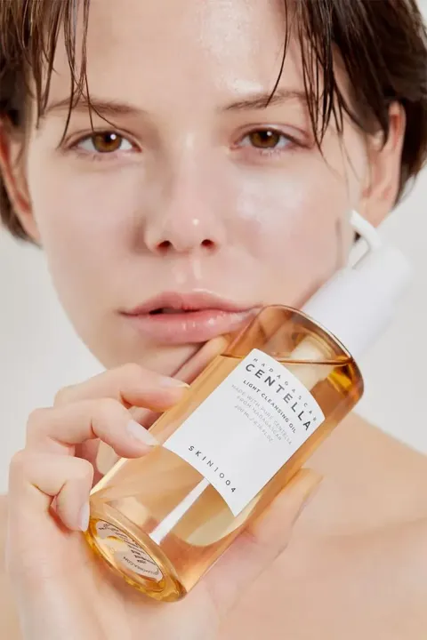 SKIN1004%20Madagascar%20Centella%20Light%20Cleansing%20oil%20200ml%20-%20Image%207