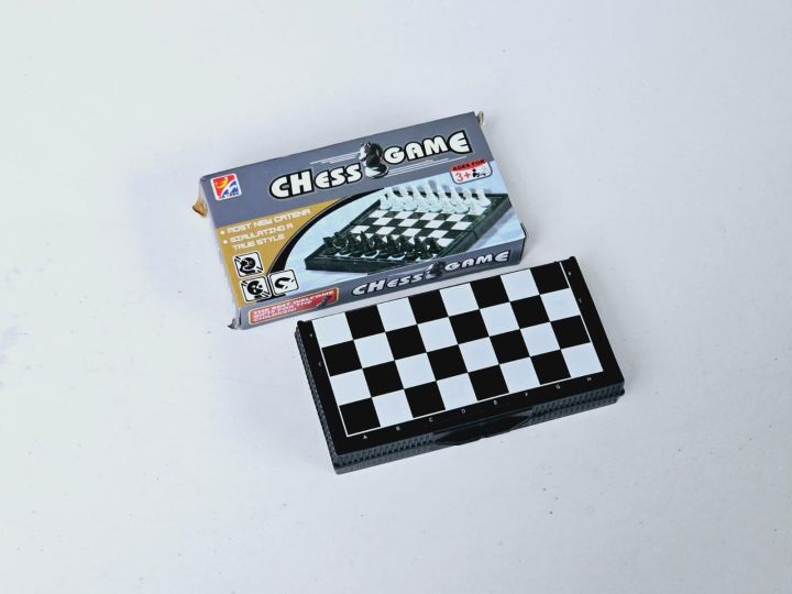 Mini%20Chess%20Board%20-%20Image%202